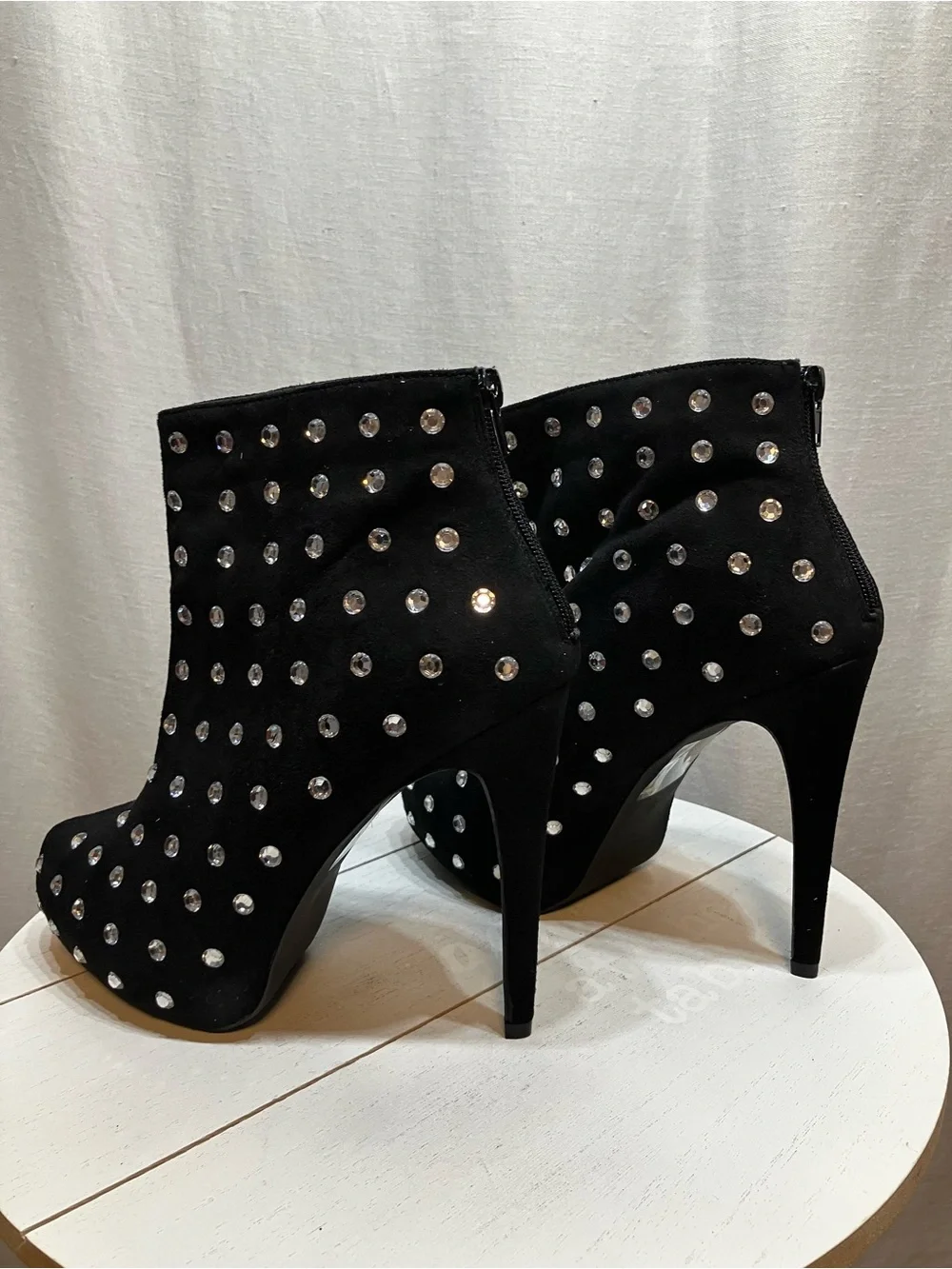 Scene Weaver Black Crystal-Studded High Heel Platform Ankle Boots 10 New in box.